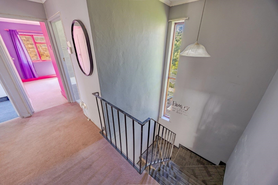 4 Bedroom Property for Sale in Kirstenhof Western Cape